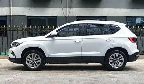 开云体育 开云平台哈尔滨美音汇汽车音响改装捷达VS540音响系统引擎盖隔音