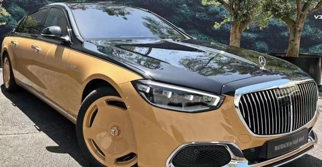 开云体育 开云平台高定版迈巴赫S680双色现车 港口特价(图2)